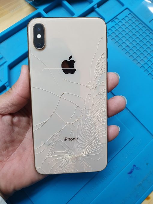 Thay kính lưng iPhone XS bị vỡ